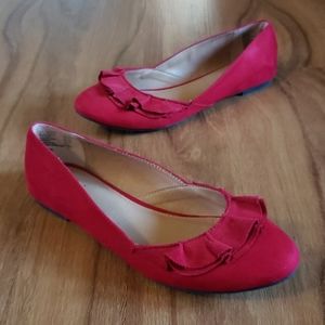 FIONI Red Flats with Ruffle Detail